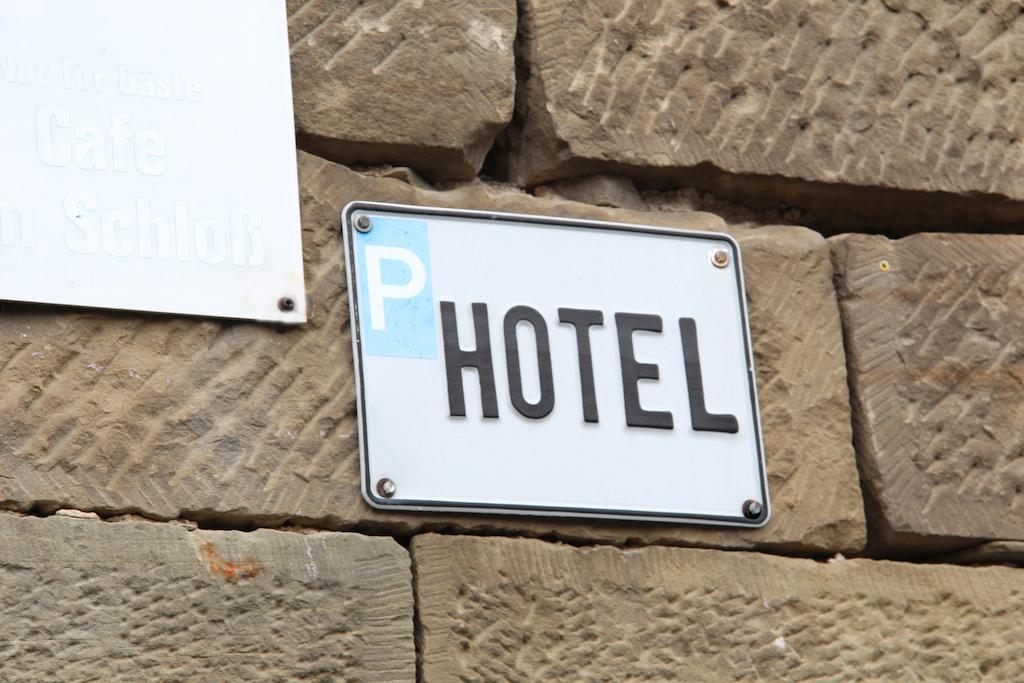 Hotel Am Schloss Neuenstein Exteriör bild